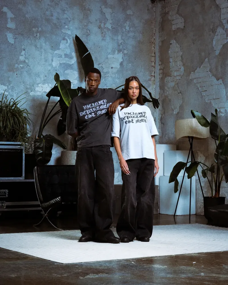 Kampagnenfotografie für das Fashion-Label Vicinity mit Nicole Lopez und Kabba Shilla, Fotograf und Art Director Mert Sahin